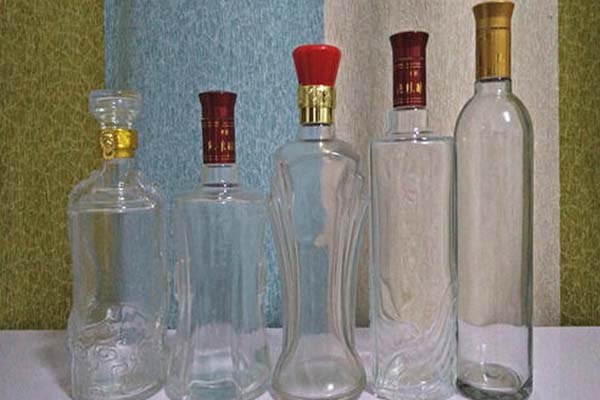 酒瓶廠家定制需做好設計方案